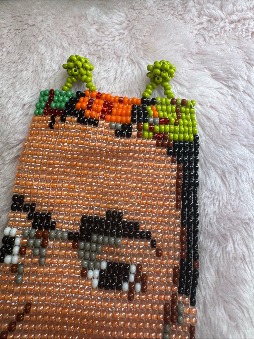 Frida kahlo Beaded Face Art Bracelet - Peach Skin Tone Green Accents - Picture 2 of 3
